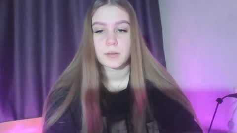 Snapshot of honey_lolaaa chatting on 11.21.25 honey_lolaaa online show from 11.21.25