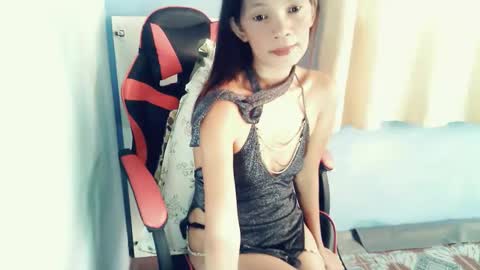 Snapshot of honey_mollyxx chatting on 04.24.26 honey_mollyxx online show from 04.24.26