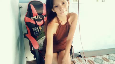 Snapshot of honey_mollyxx chatting on 06.22.26 honey_mollyxx online show from 06.22.26