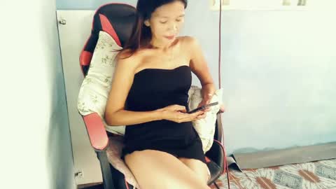 Snapshot of honey_mollyxx chatting on 06.23.26 honey_mollyxx online show from 06.23.26
