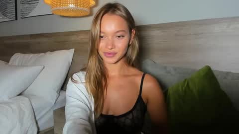 Kira  Instagram asaphoney   Fansly asaphoney  online show from 04.23.26