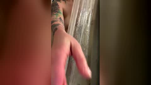 HoneyBee online show from 04.07.26