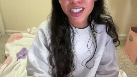 honeybeebaby12 online show from 11.02.25