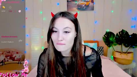 Snapshot of honeybuns_lizzy chatting on 11.07.25 Lizzy online show from 11.07.25