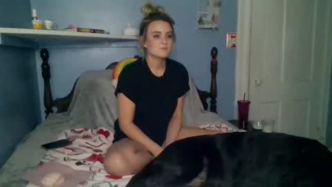 HoneyDrippinBunny online show from 02.06.25