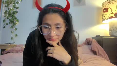 Snapshot of honeymoon1212 chatting on 10.30.25 Mila K online show from 10.30.25