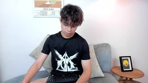 Snapshot of honeymoon_sariel chatting on 02.26.26 honeymoon_sariel online show from 02.26.26