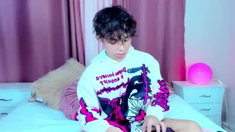 Snapshot of honeymoon_sariel chatting on 02.27.26 honeymoon_sariel online show from 02.27.26