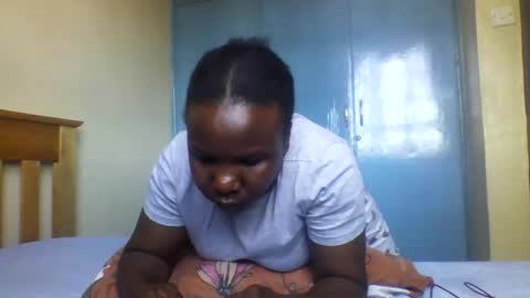 Honeymuny online show from 11.22.25