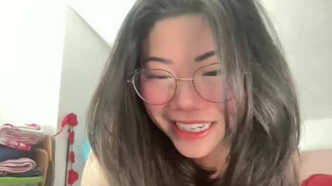 Snapshot of honeysunshineneko chatting on 02.20.26 HoneySunshineNeko online show from 02.20.26