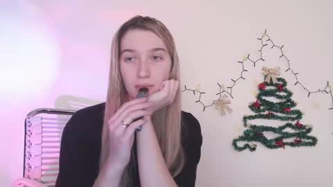 honeyveil online show from 02.03.26