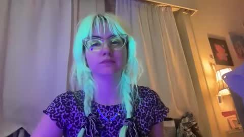 Emi Rose online show from 03.05.26