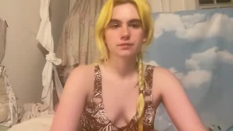 Snapshot of honeyxlimbed chatting on 05.27.26 Emi Rose online show from 05.27.26