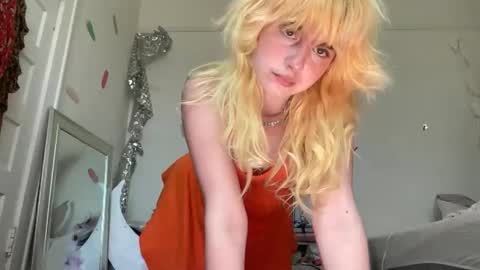 Snapshot of honeyxlimbed chatting on 06.03.26 Emi Rose online show from 06.03.26