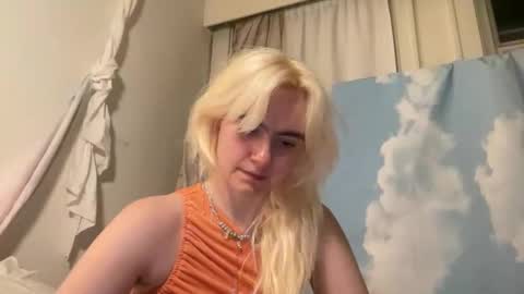 Snapshot of honeyxlimbed chatting on 06.06.26 Emi Rose online show from 06.06.26