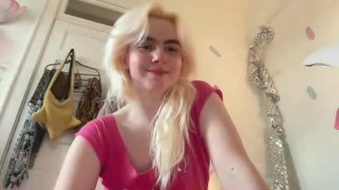 Snapshot of honeyxlimbed chatting on 06.06.26 Emi Rose online show from 06.06.26