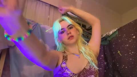 Snapshot of honeyxlimbed chatting on 06.20.26 Emi Rose online show from 06.20.26