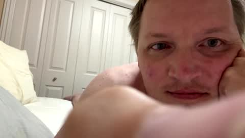 Snapshot of hoogguns chatting on 09.18.25 Lets cum same time online show from 09.18.25