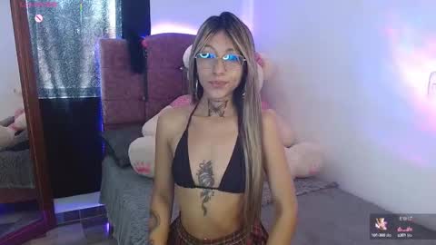 Hoollly Jones online show from 09.25.25