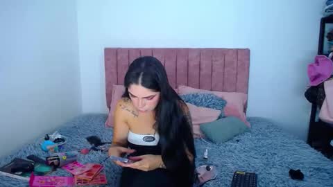 Snapshot of hoot_alicee chatting on 12.22.25 ONLYFANS online show from 12.22.25