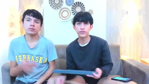 Snapshot of hoot_booys_ chatting on 11.21.25 hoot_booys_ online show from 11.21.25