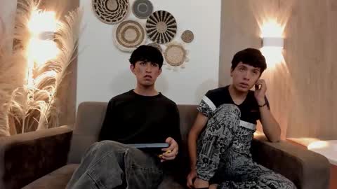 Snapshot of hoot_booys_ chatting on 11.26.25 hoot_booys_ online show from 11.26.25