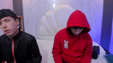 Snapshot of hoot_booys_ chatting on 01.14.26 hoot_booys_ online show from 01.14.26