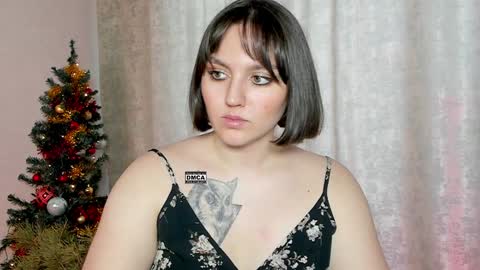 Snapshot of hoot_owl_cb chatting on 01.10.25 Karina online show from 01.10.25