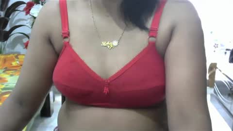 Snapshot of horneydesibaby chatting on 02.24.25 horneydesibaby online show from 02.24.25