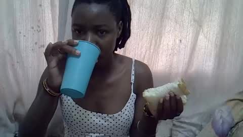 Leila online show from 02.08.26