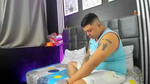 horny_couplefire online show from 10.14.25