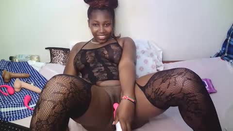 Snapshot of horny_cutiey chatting on 02.26.26 cutiey online show from 02.26.26