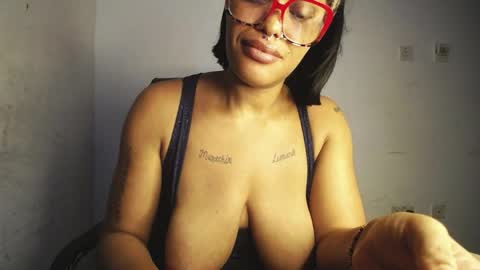 horny_ebonygirl_ online show from 04.11.26