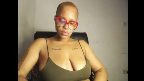 horny_ebonygirl_ online show from 04.15.26