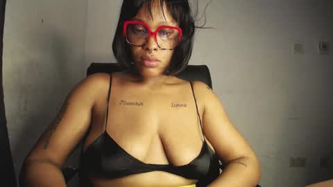 horny_ebonygirl_ online show from 04.17.26