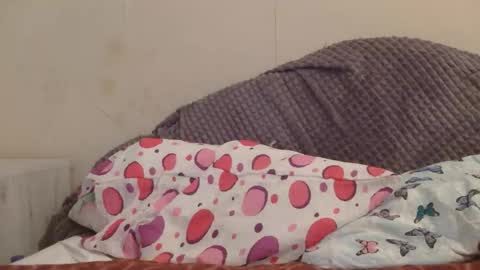 Snapshot of horny_hey chatting on 10.21.25 Serena online show from 10.21.25