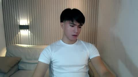 Snapshot of horny_jamesxx chatting on 07.08.26 cum boy james online show from 07.08.26