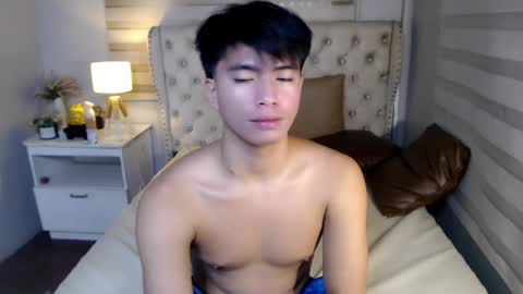 Snapshot of horny_jamesxx chatting on 07.11.26 cum boy james online show from 07.11.26