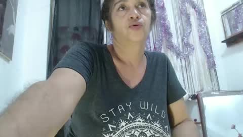 Snapshot of horny_mommy17 chatting on 01.09.25 armina online show from 01.09.25