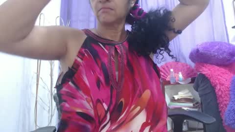 Snapshot of horny_mommy17 chatting on 10.06.25 armina online show from 10.06.25