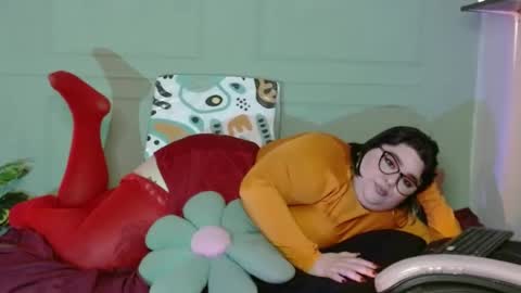 Snapshot of horny_neighbors_ chatting on 12.06.24 onlyTiffany I broke up with frank 10 days ago online show from 12.06.24