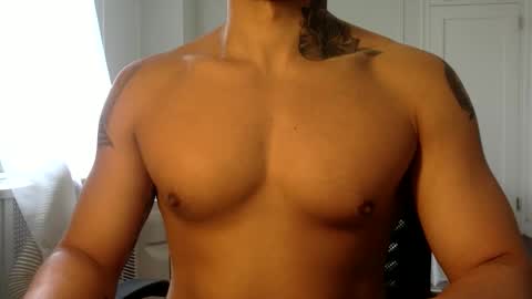 Snapshot of hornybbcxx chatting on 10.28.25 hornybbcxx online show from 10.28.25