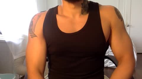 Snapshot of hornybbcxx chatting on 10.29.25 hornybbcxx online show from 10.29.25