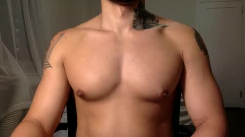 Snapshot of hornybbcxx chatting on 10.30.25 hornybbcxx online show from 10.30.25