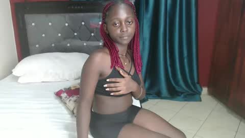 Snapshot of hornybella4 chatting on 02.09.25 Bella online show from 02.09.25