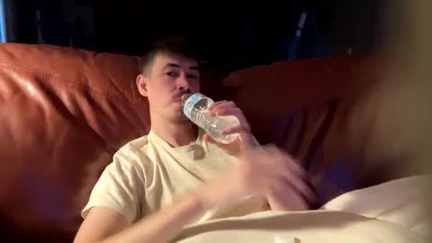 Justin 7 inches online show from 09.12.25