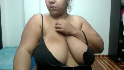 Snapshot of hornyboobs18 chatting on 10.17.25 karen online show from 10.17.25