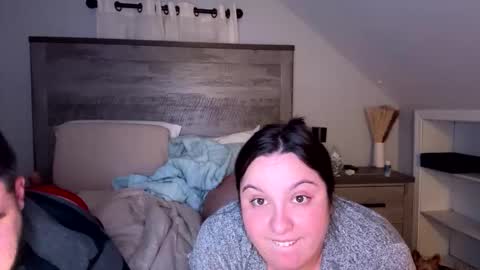 Snapshot of hornycouple123879935 chatting on 10.17.25 BellaBrianx online show from 10.17.25