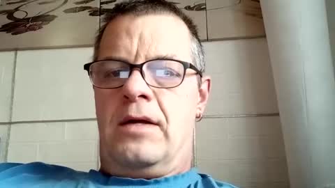 Snapshot of hornycum71 chatting on 01.05.25 Thorsten online show from 01.05.25