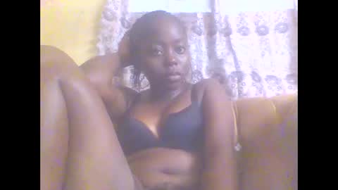 Snapshot of hornygal001 chatting on 02.16.25 hornygal001 online show from 02.16.25